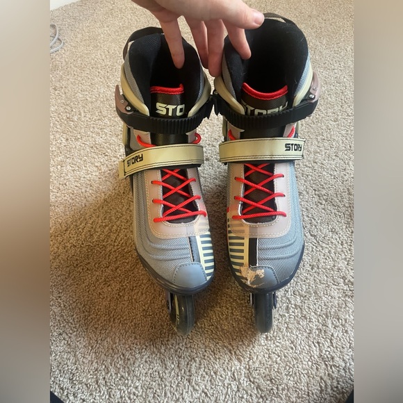 Roller blades (Story) - Picture 2 of 5
